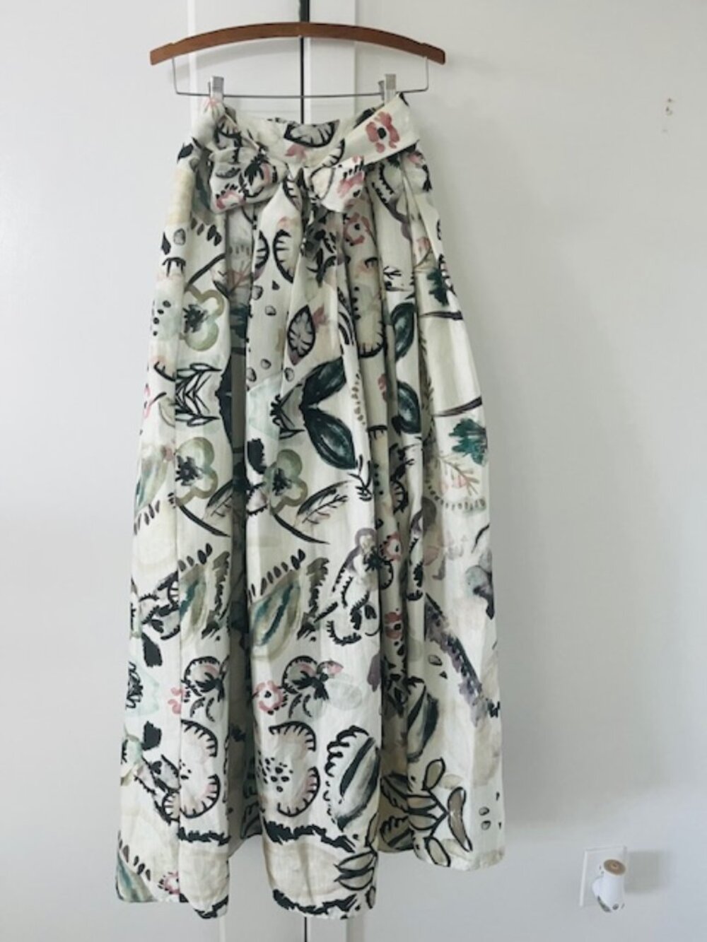 Long floral skirt with mesh poof lining and a bow CQ+CQ S